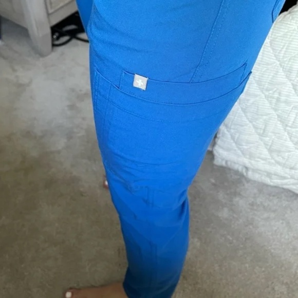 FIGS Yola Skinny Scrub Pants in Royal Blue - Picture 4 of 6